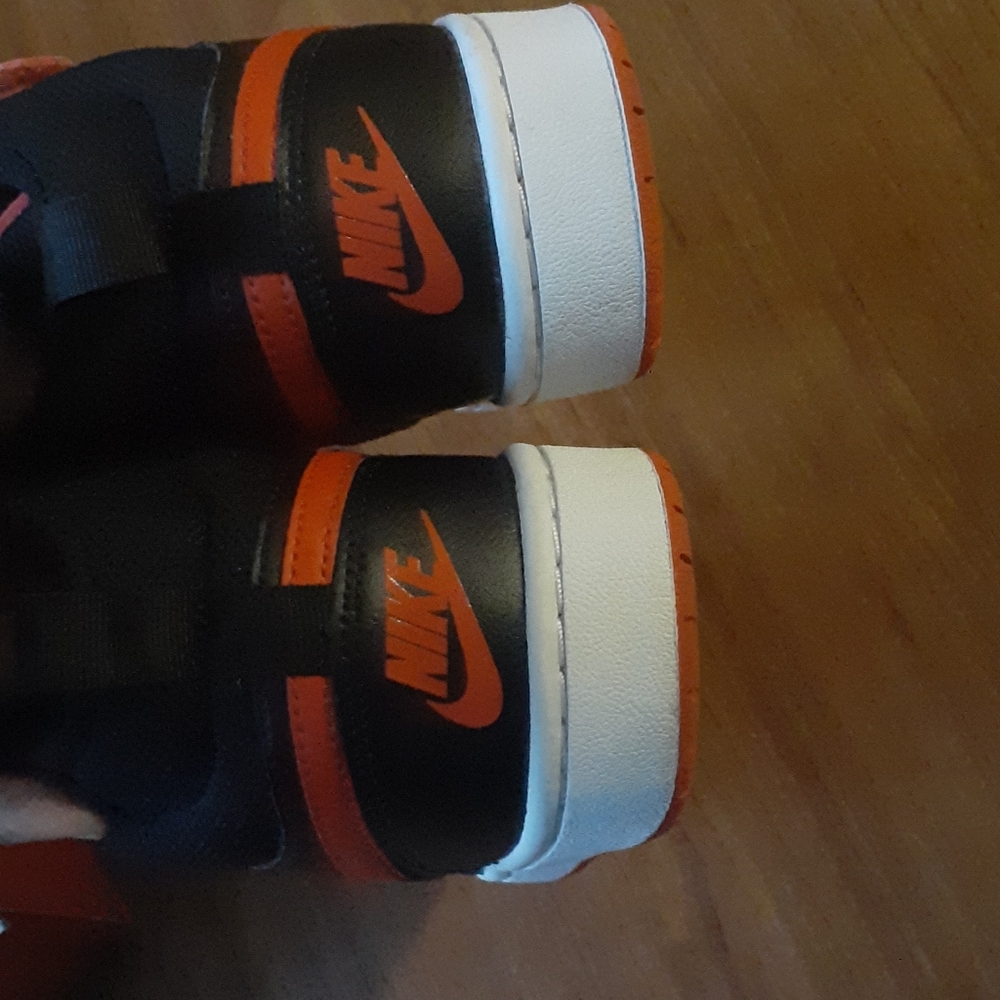 Shoes - Picture 4 of 8